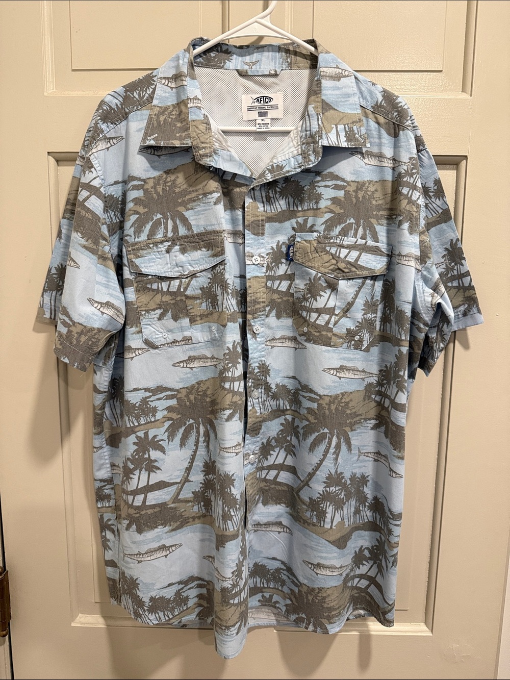 AFTCO Light Blue Short-Sleeve Button-Down Shirt with Palm Tree/Fish Print Sz XL